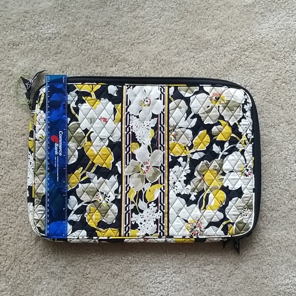 Vera Bradley laptop Organizer - Picture 3 of 4